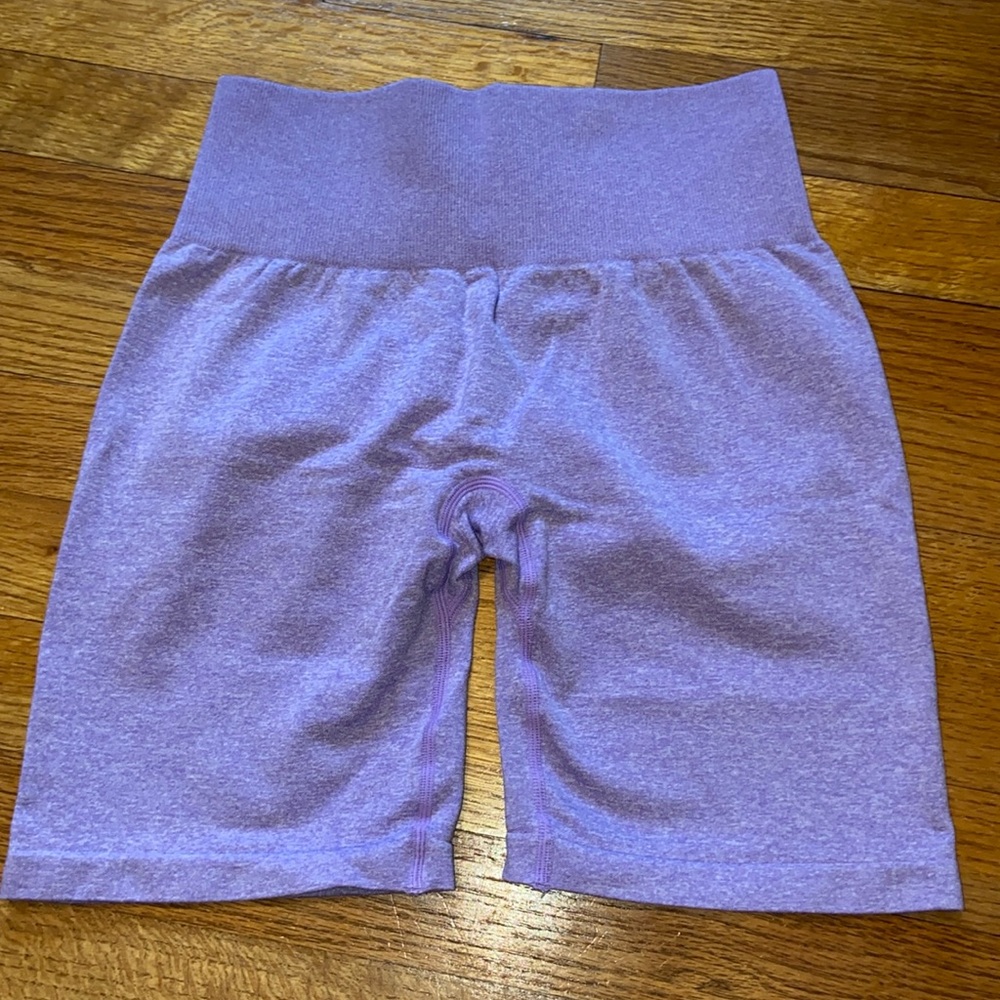 NVGTN lilac scrunch seamless shorts